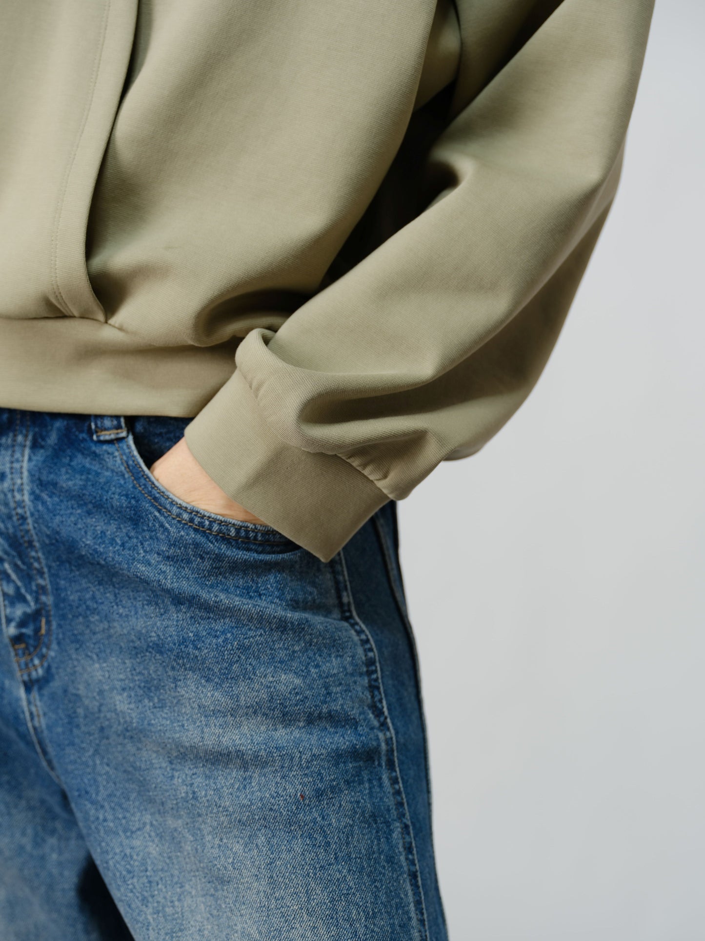 Structured V-Layer Sweatshirt