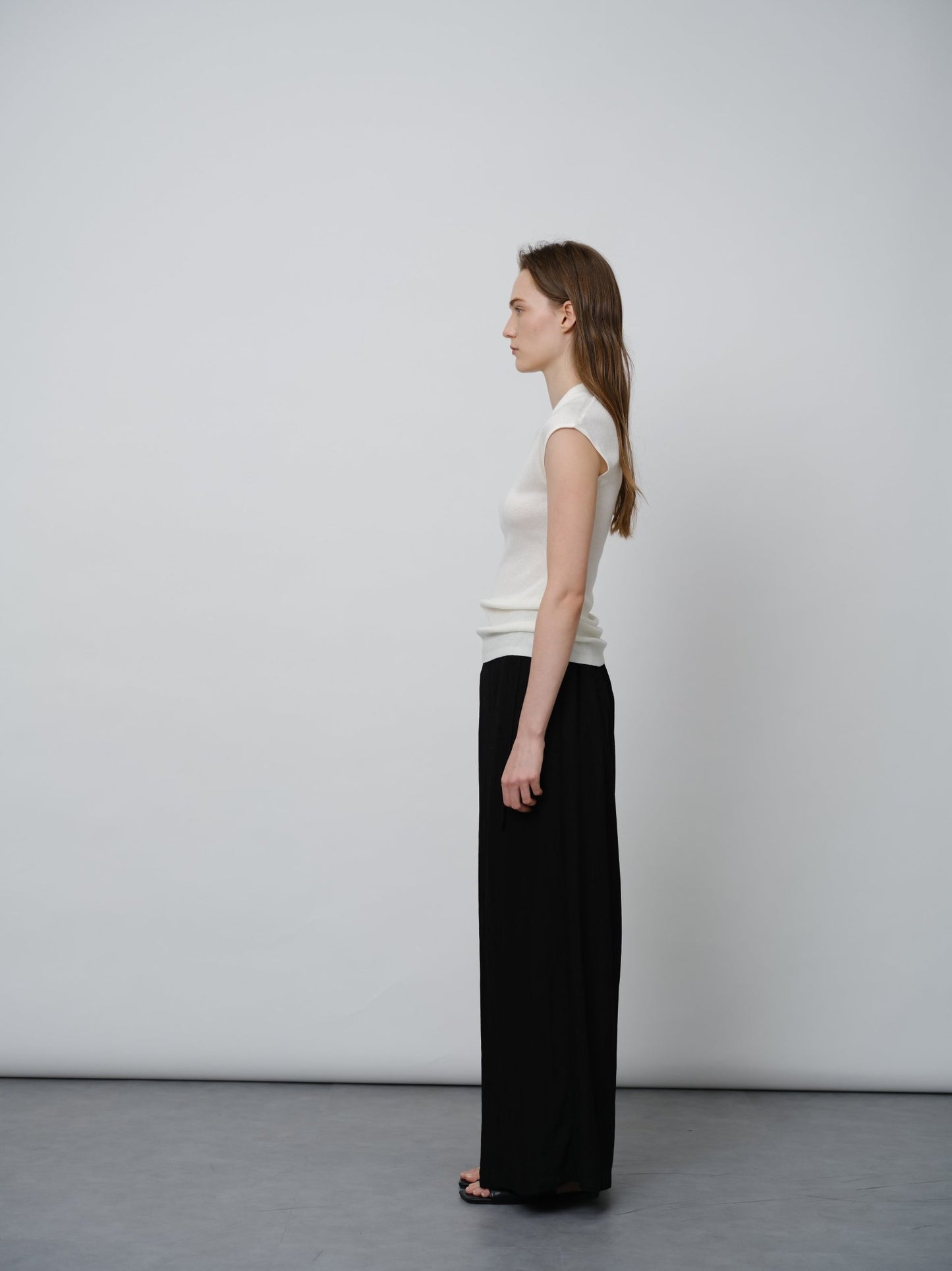 Slim - Fit V - Neck Sweater - UNIQUE ATTRACTION