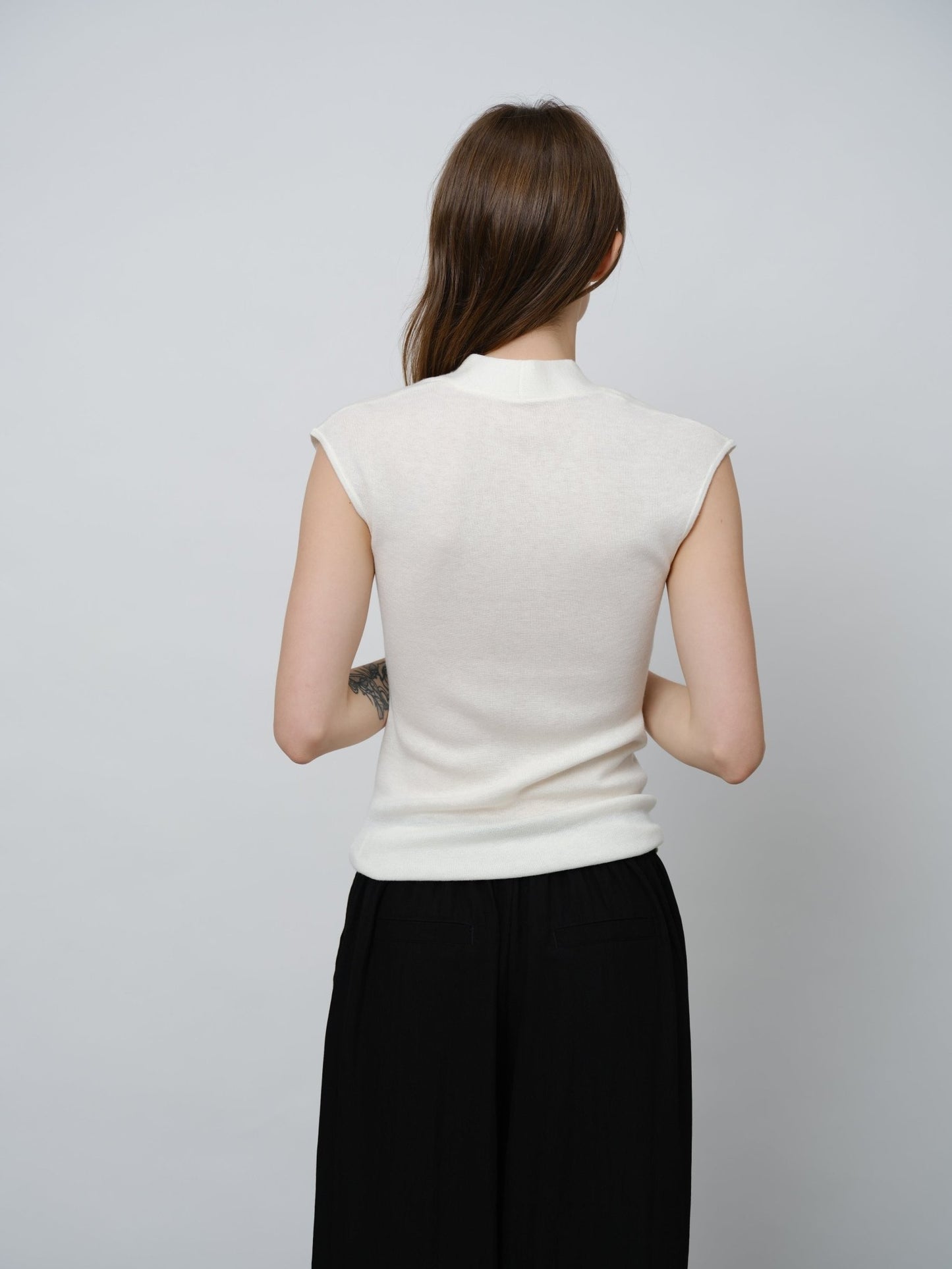 Slim - Fit V - Neck Sweater - UNIQUE ATTRACTION