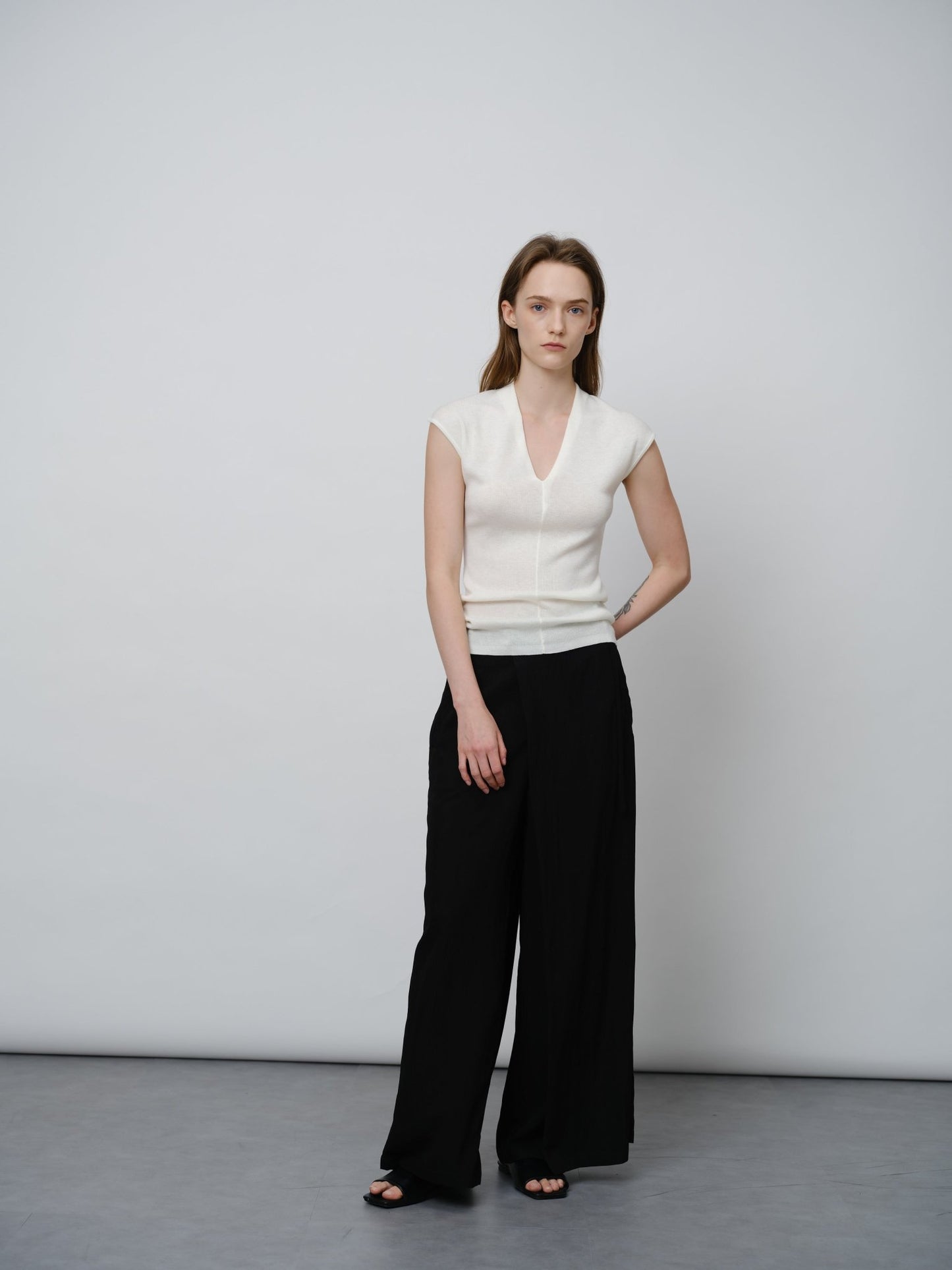 Slim - Fit V - Neck Sweater - UNIQUE ATTRACTION
