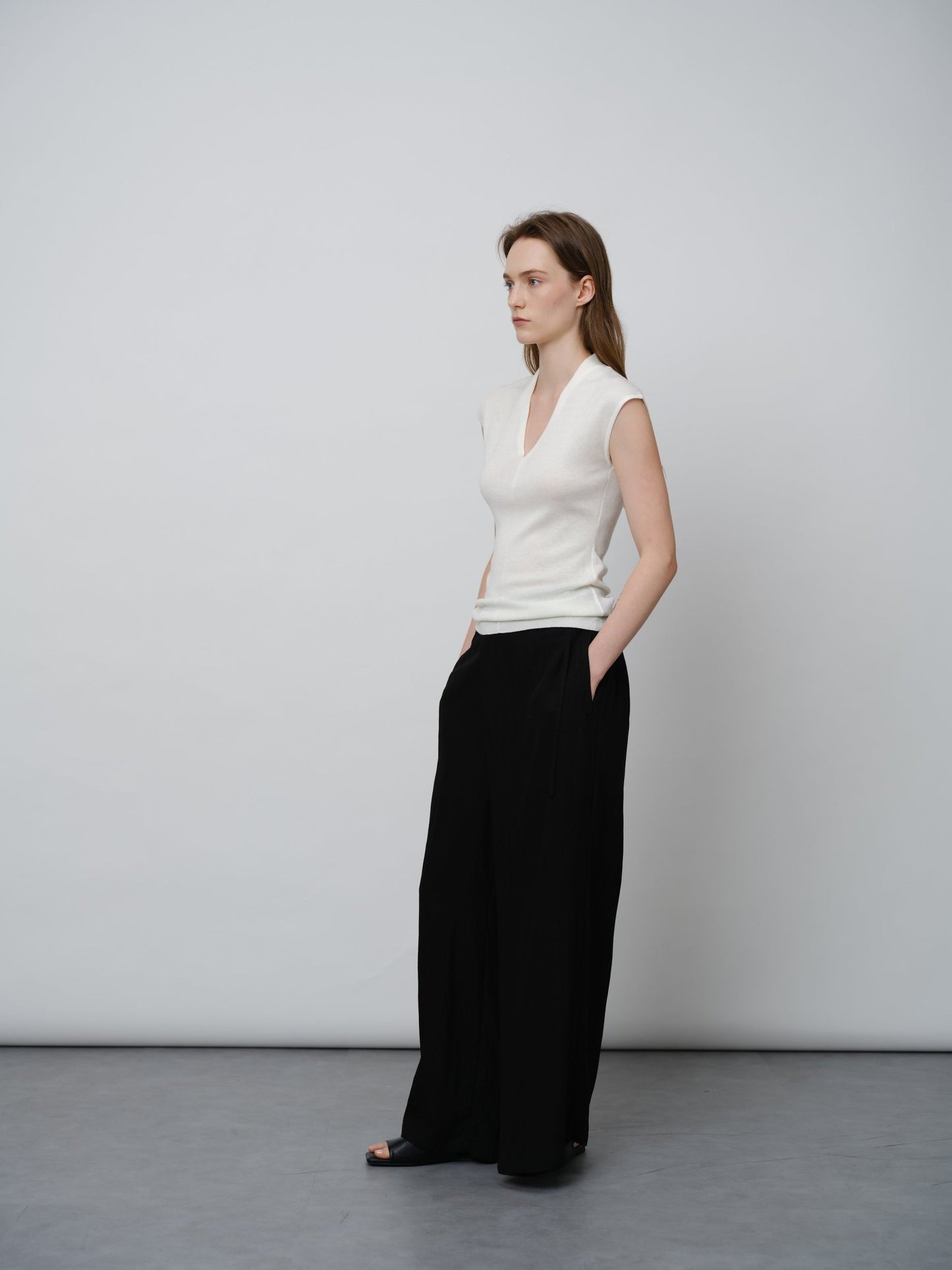 Slim - Fit V - Neck Sweater - UNIQUE ATTRACTION