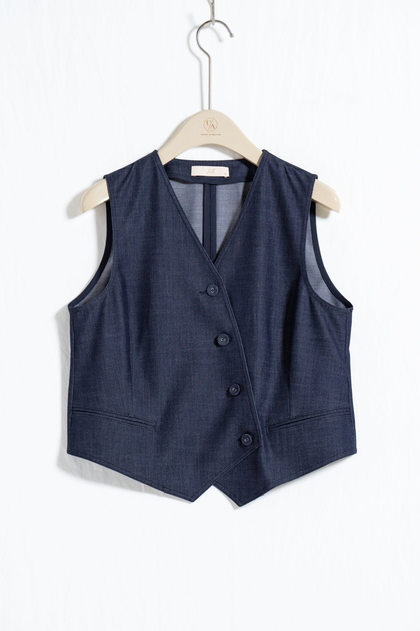 Effortless classic Vest - UNIQUE ATTRACTION
