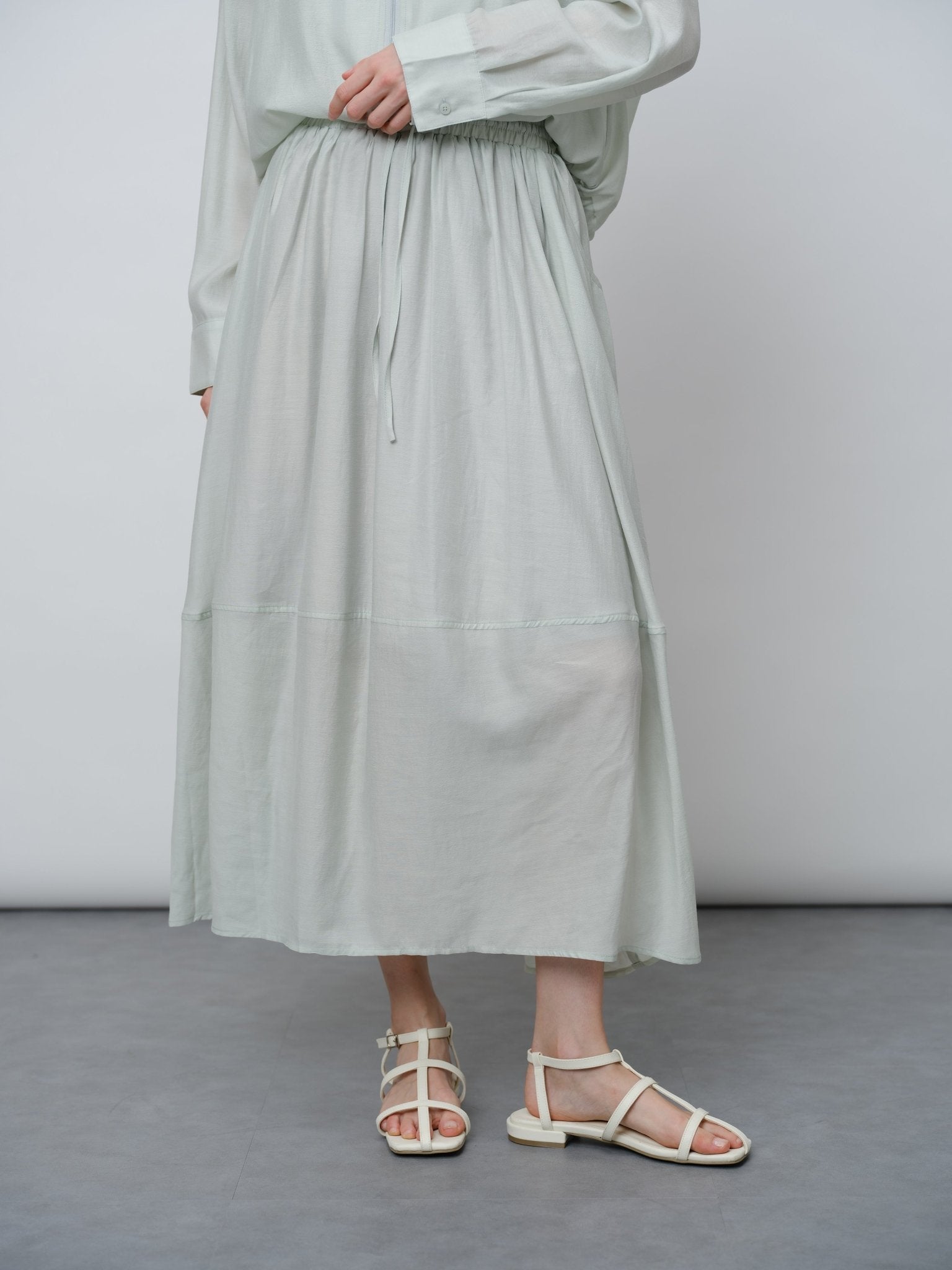 Light Midi Skirt - UNIQUE ATTRACTION