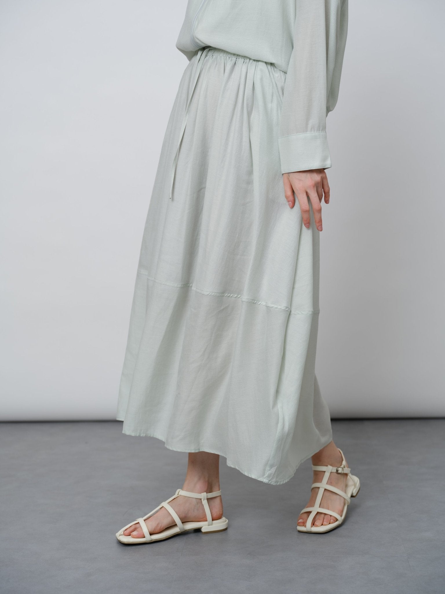 Light Midi Skirt - UNIQUE ATTRACTION