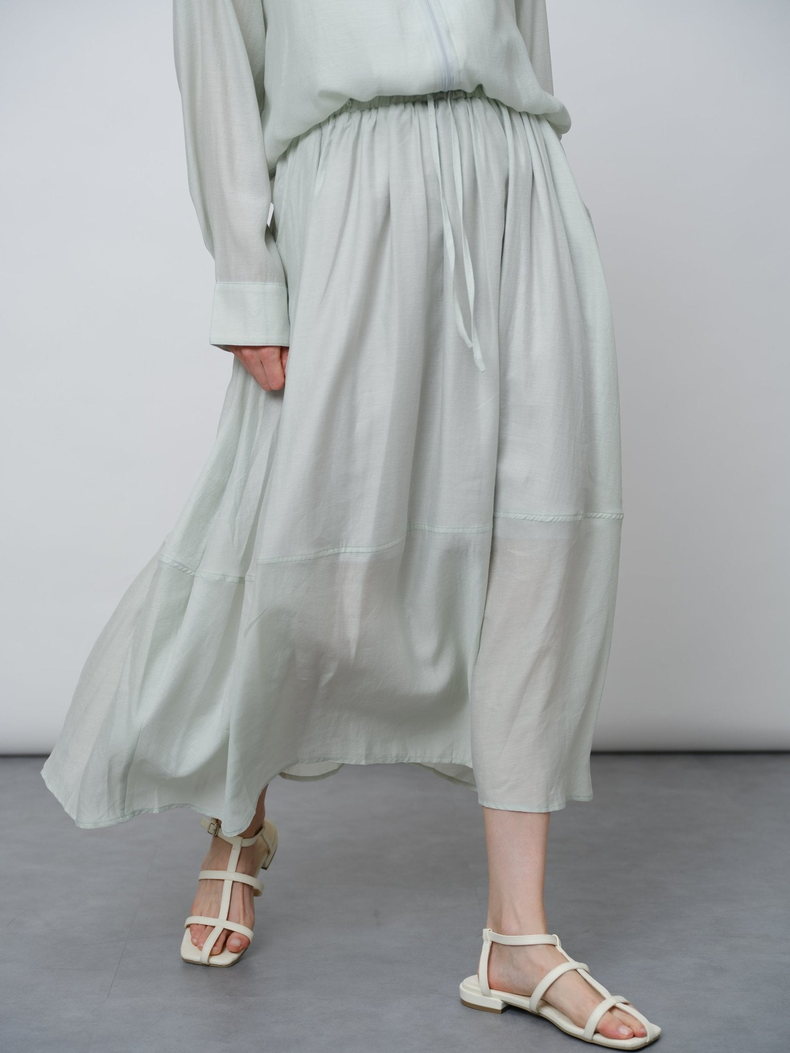 Light Midi Skirt - UNIQUE ATTRACTION