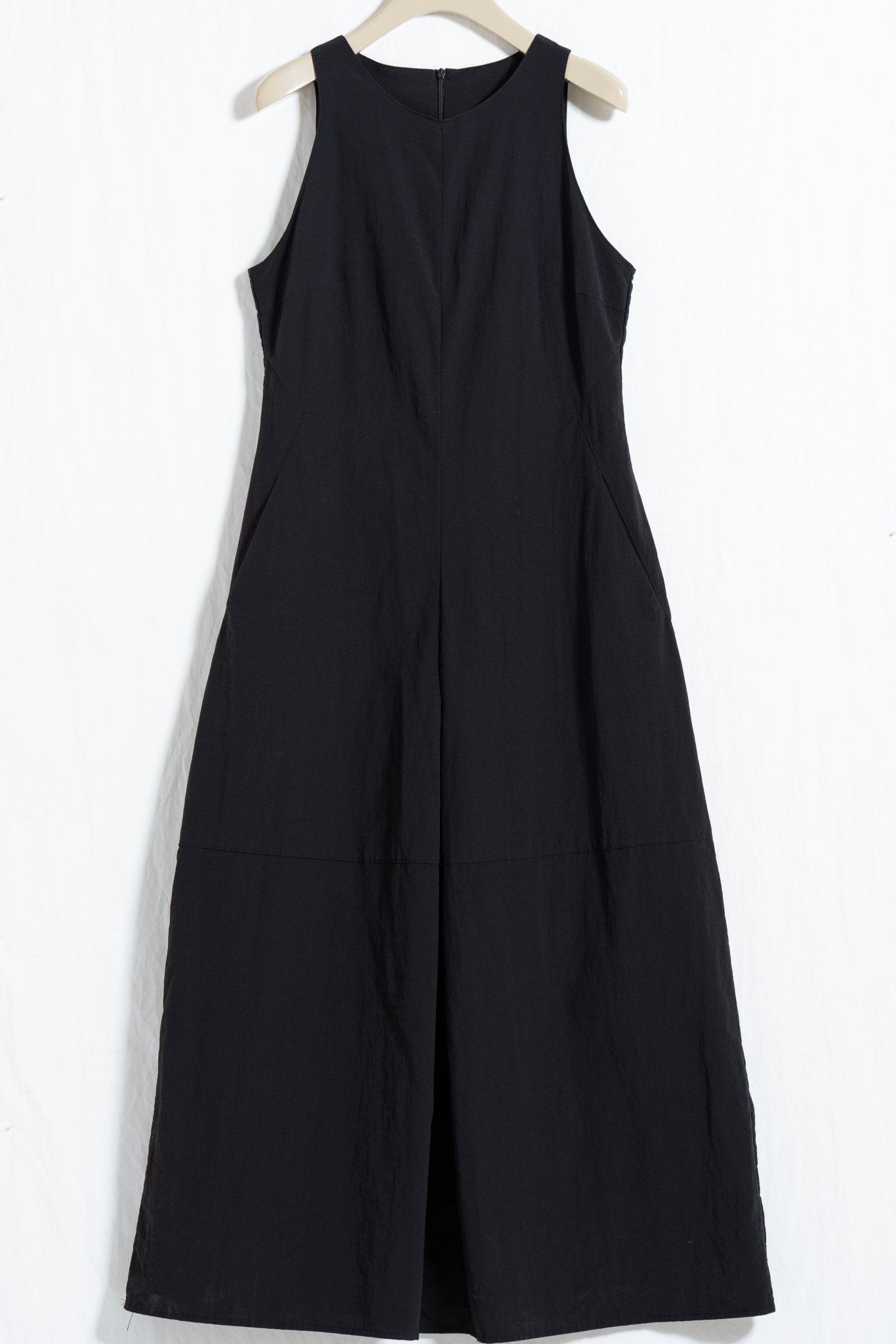 Minimalist Sleeveless Dress - UNIQUE ATTRACTION