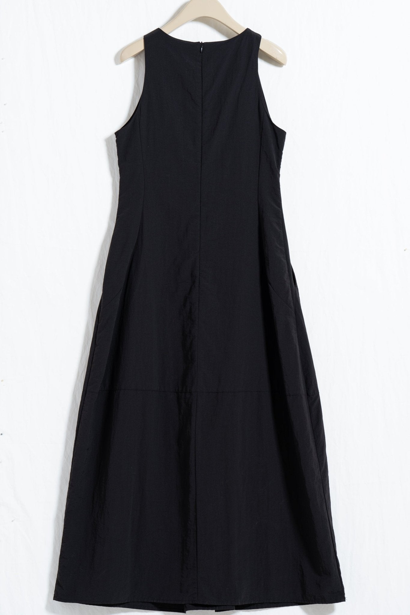 Minimalist Sleeveless Dress - UNIQUE ATTRACTION