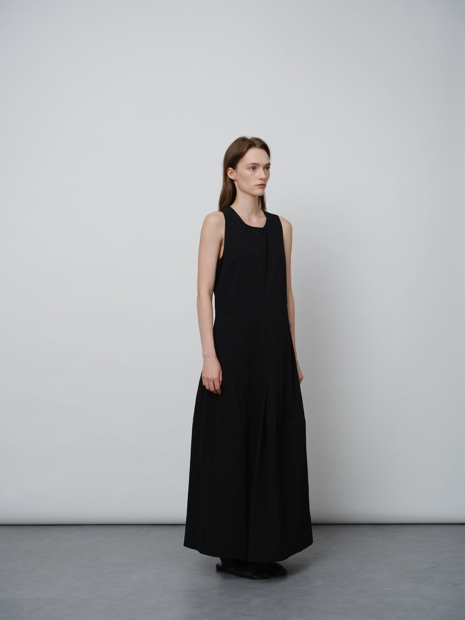 Minimalist Sleeveless Dress - UNIQUE ATTRACTION