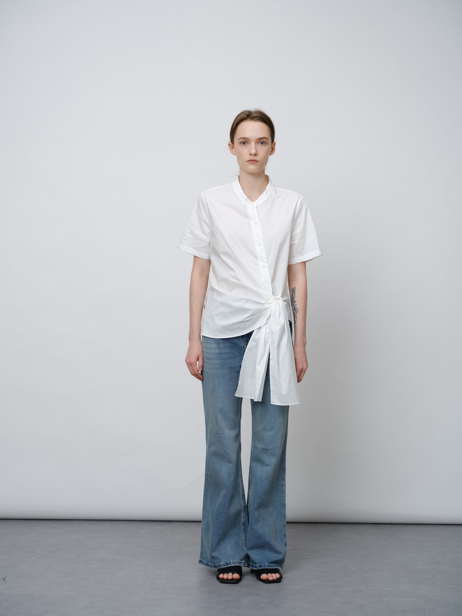 Relaxed Straight Stretch Jeans - UNIQUE ATTRACTION