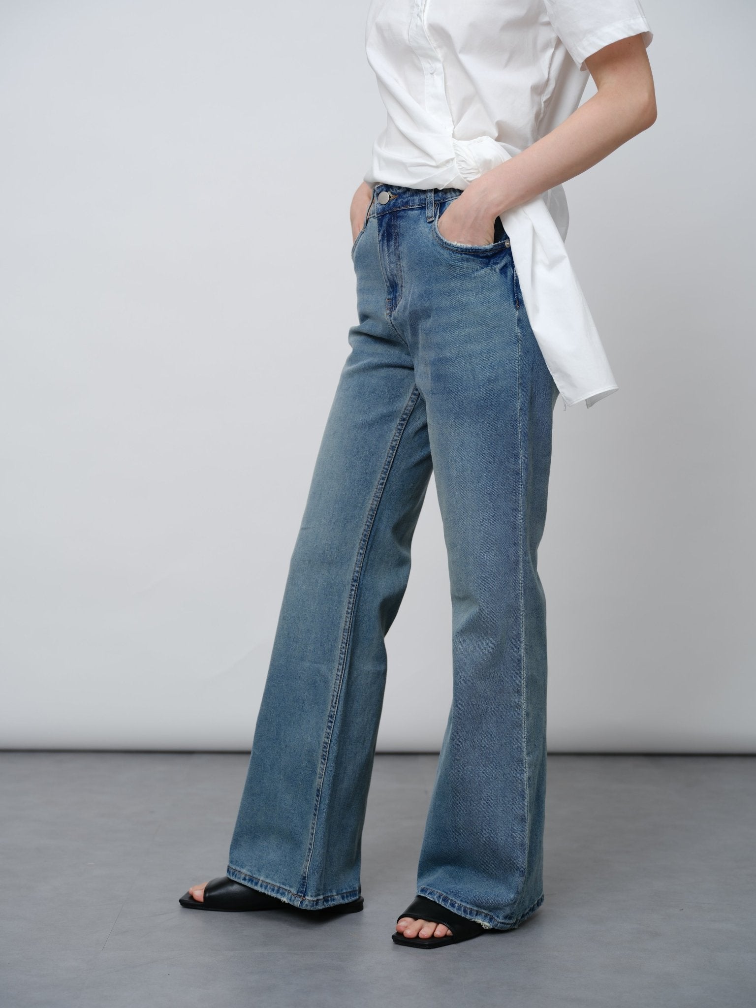 Relaxed Straight Stretch Jeans - UNIQUE ATTRACTION