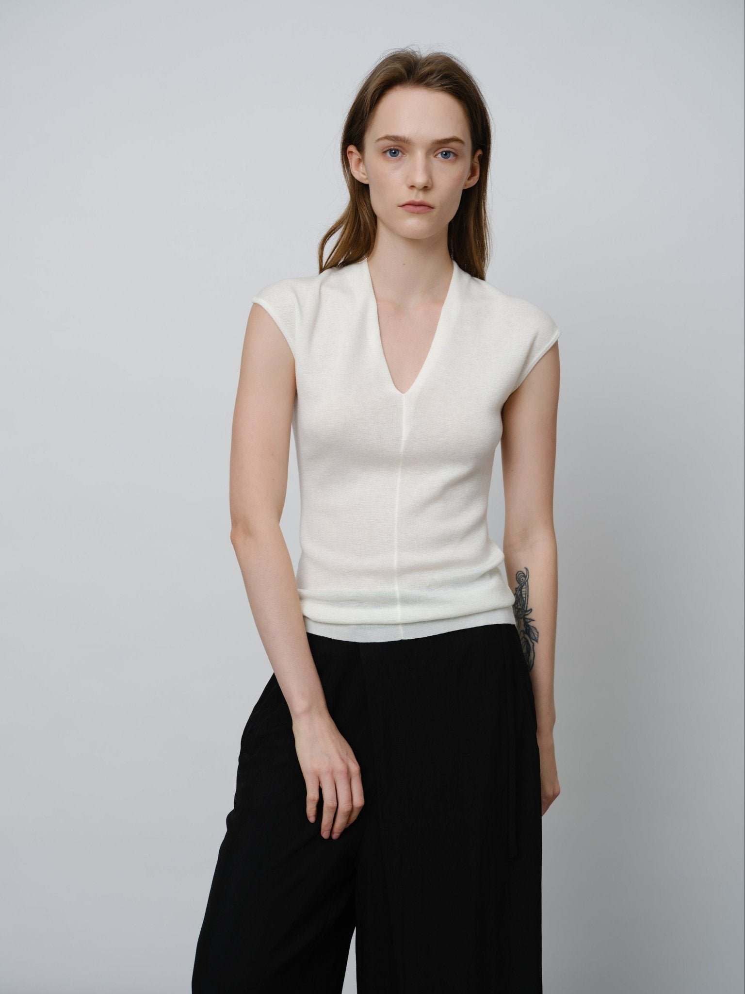 Slim - Fit V - Neck Sweater - UNIQUE ATTRACTION