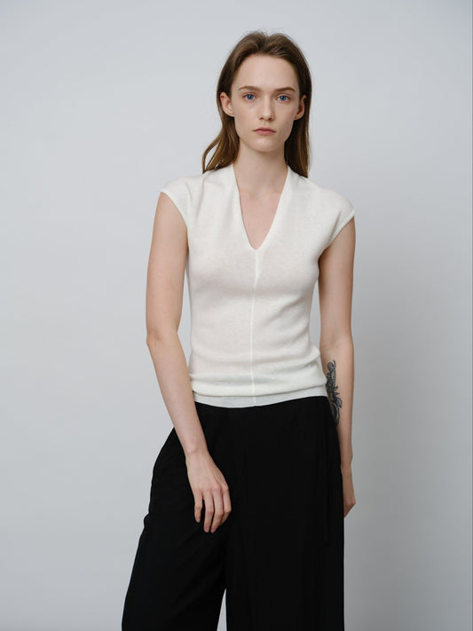 Slim - Fit V - Neck Sweater - UNIQUE ATTRACTION