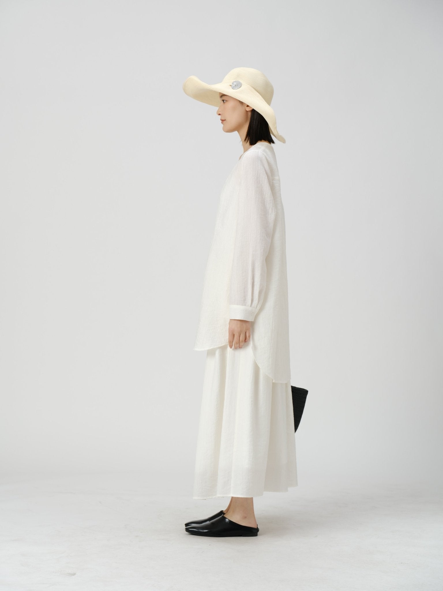 Slim Silhouette Skirt - UNIQUE ATTRACTION