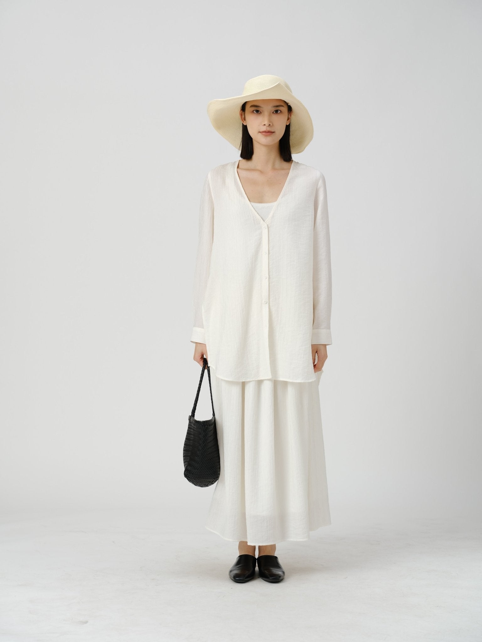 Slim Silhouette Skirt - UNIQUE ATTRACTION